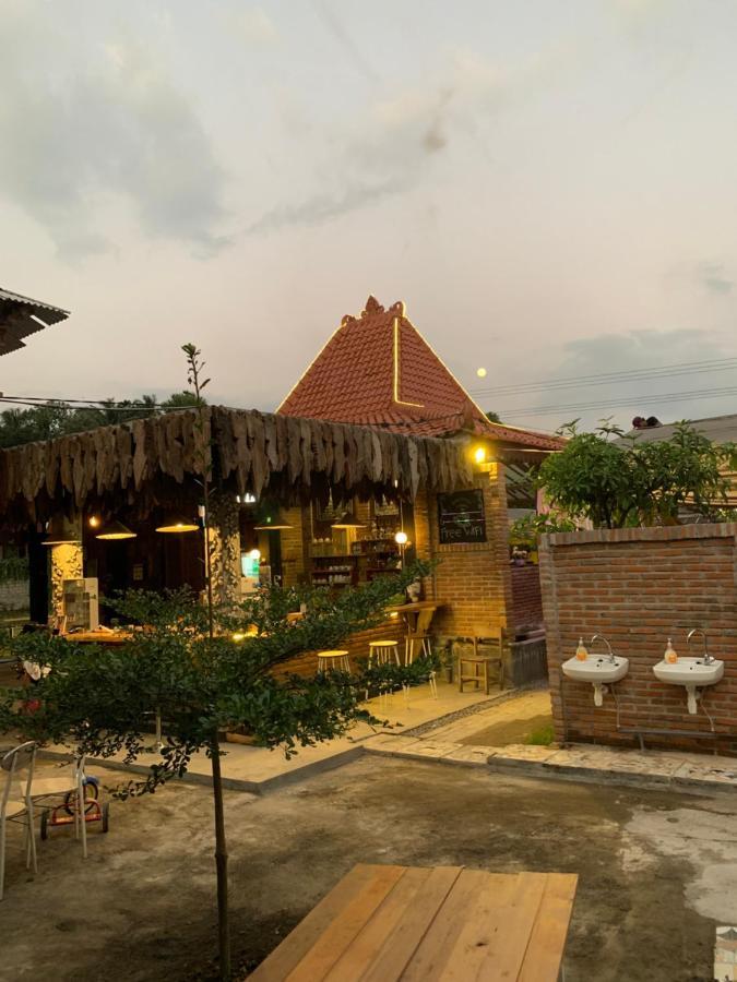 Djoglo Djatimalang Guesthouse 블리탈 외부 사진
