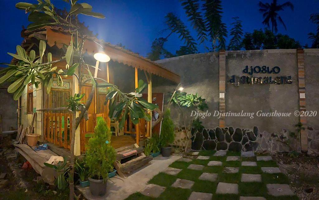 Djoglo Djatimalang Guesthouse 블리탈 외부 사진