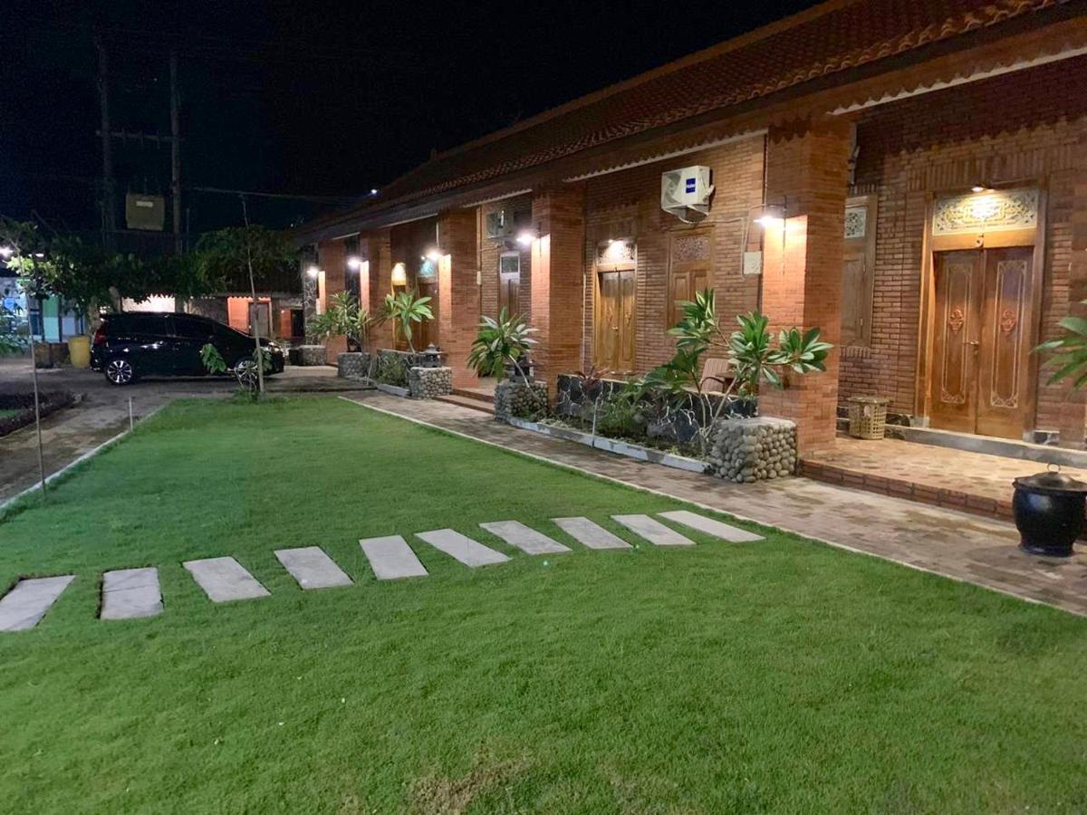 Djoglo Djatimalang Guesthouse 블리탈 외부 사진