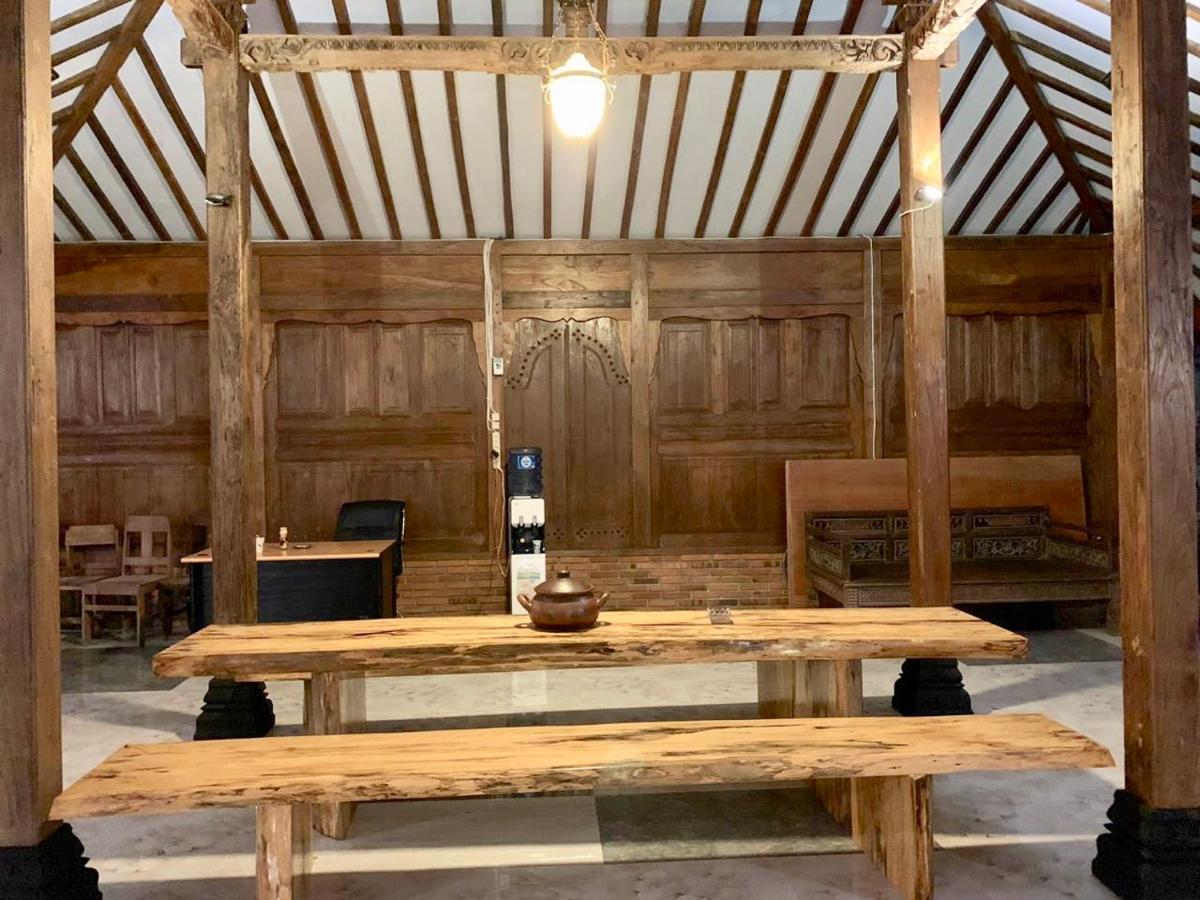 Djoglo Djatimalang Guesthouse 블리탈 외부 사진