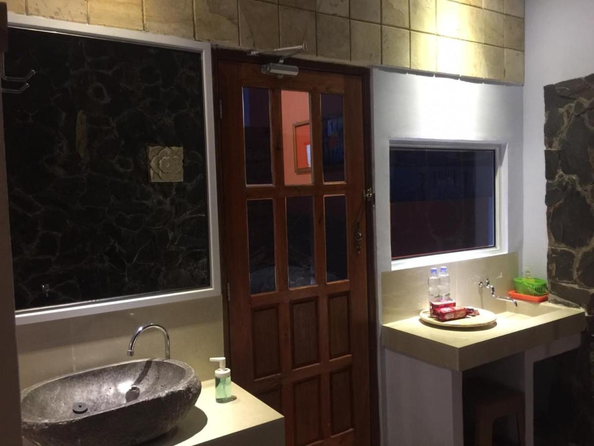 Djoglo Djatimalang Guesthouse 블리탈 외부 사진